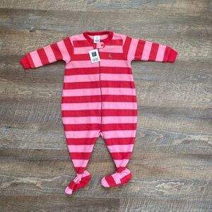 Baby girl gap zip up pjs NEW!! Size 3-6m